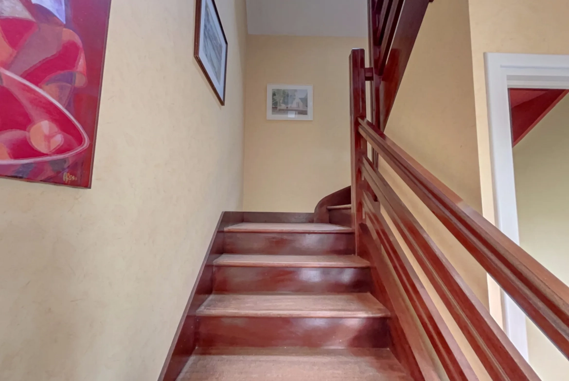 Belle maison de 124 m² à Baud avec grand terrain, garage et potentiel de division 