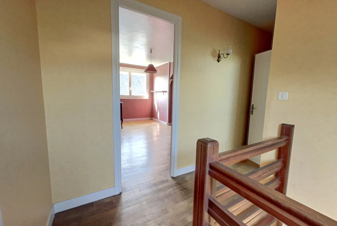 Belle maison de 124 m² à Baud avec grand terrain, garage et potentiel de division 