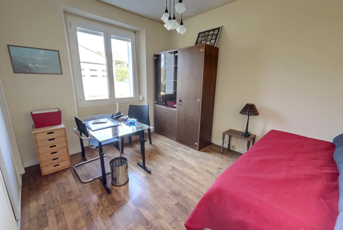 Belle maison de 124 m² à Baud avec grand terrain, garage et potentiel de division 