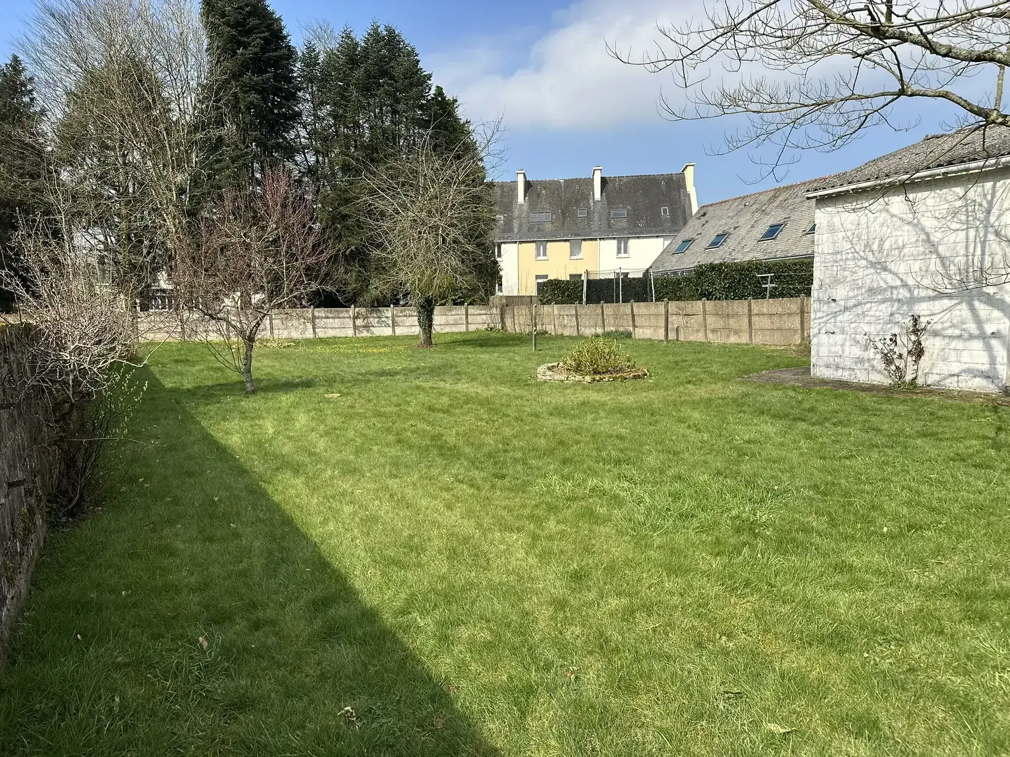 Belle maison de 124 m² à Baud avec grand terrain, garage et potentiel de division 