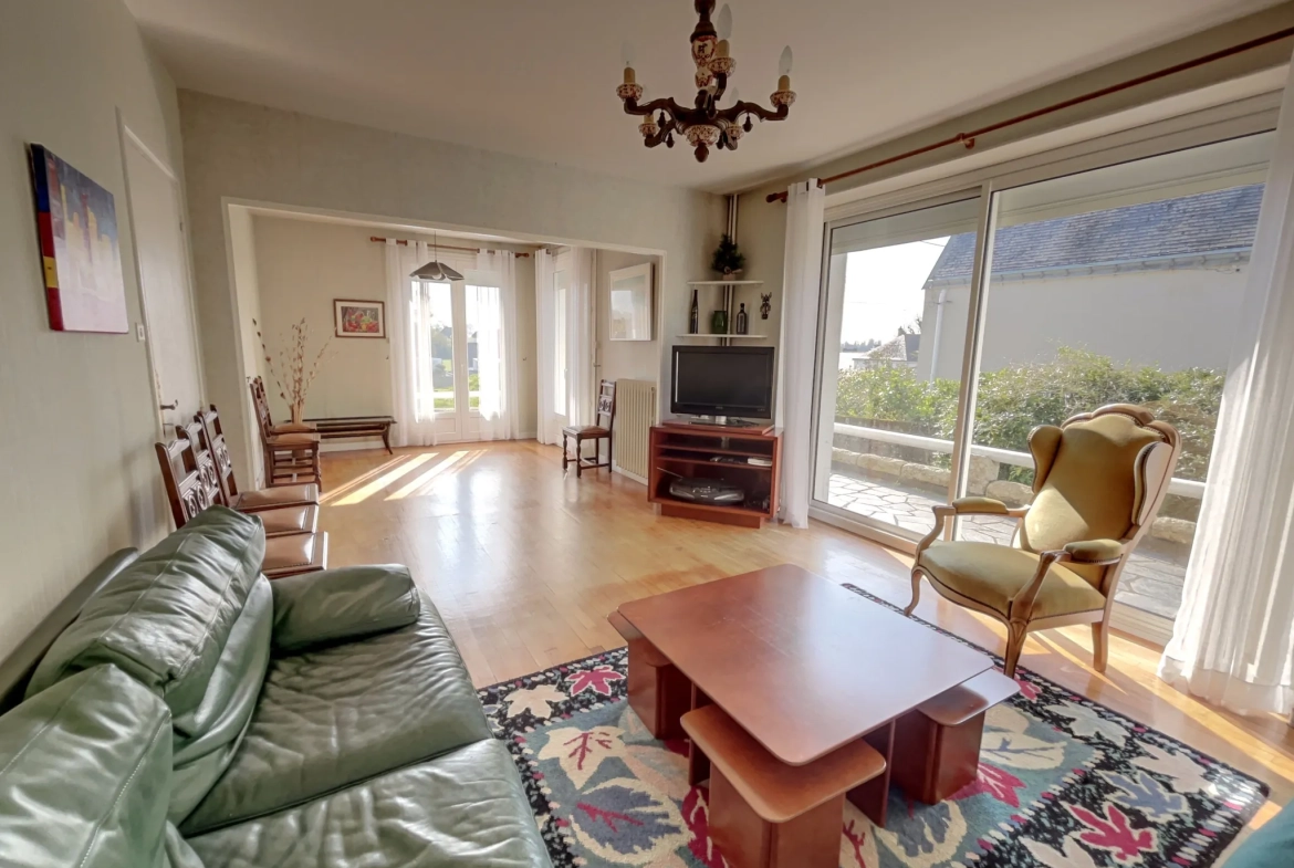 Belle maison de 124 m² à Baud avec grand terrain, garage et potentiel de division 
