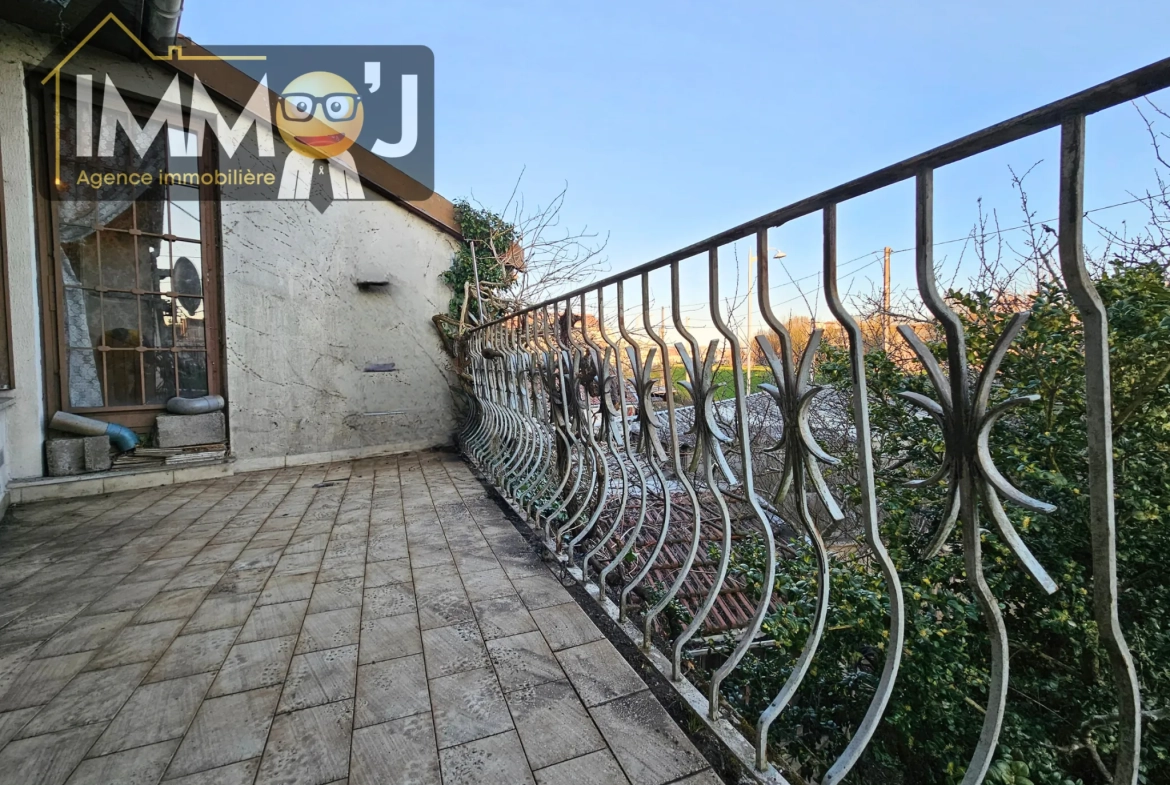 Maison ou immeuble à Nancy avec grand potentiel, jardins et vue canal 