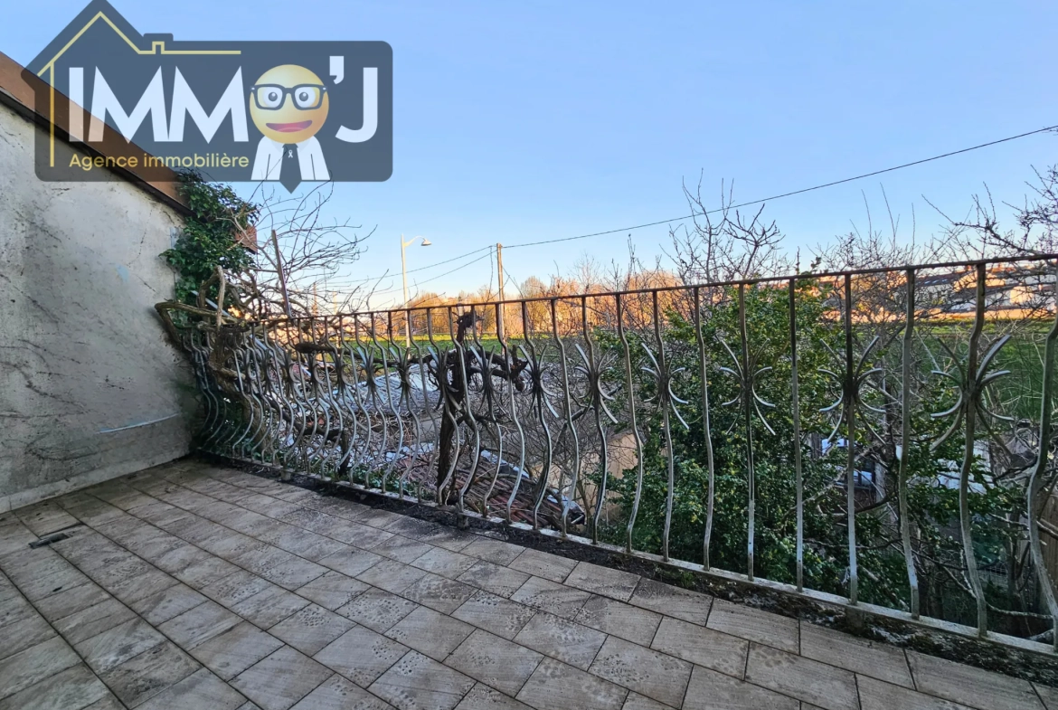 Maison ou immeuble à Nancy avec grand potentiel, jardins et vue canal 