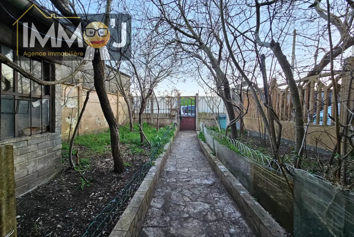 Maison ou immeuble à Nancy avec grand potentiel, jardins et vue canal 