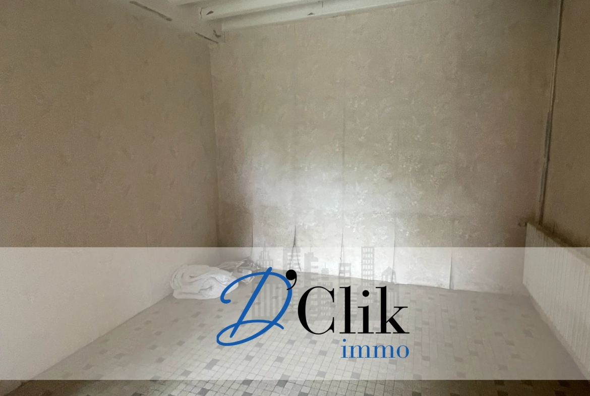 Maison à rénover de 117 m² à Genest Saint Isle – Charmante longère en pierre 