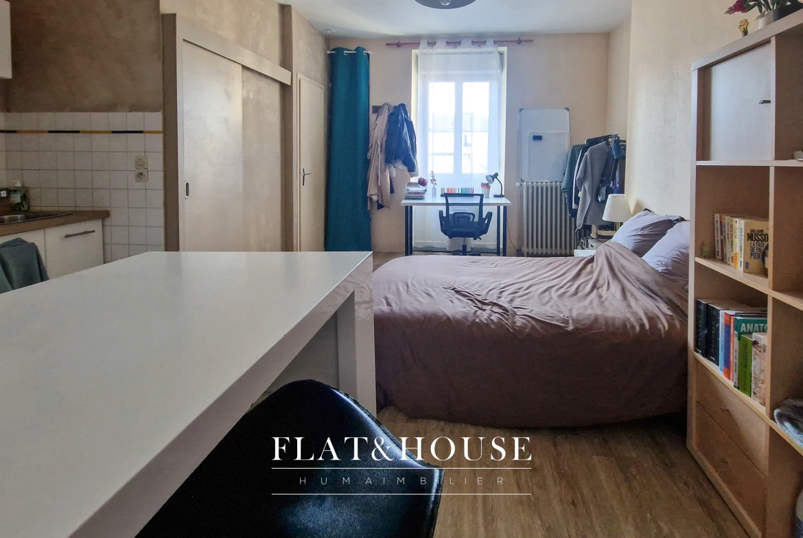 Investissement locatif à Nantes : plateau divisible de 3 studios loués en colocation 