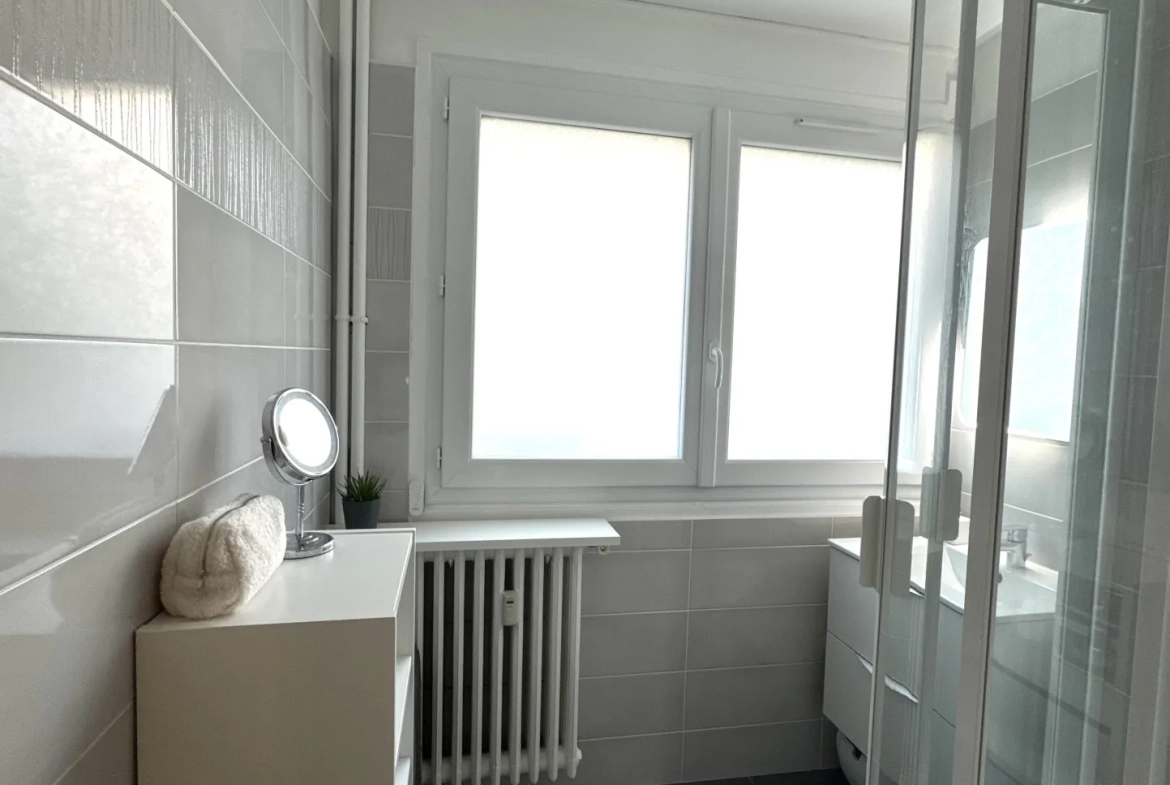 Appartement F4 avec balcon et parking à Saint-Étienne Fauriel, idéal premier achat 
