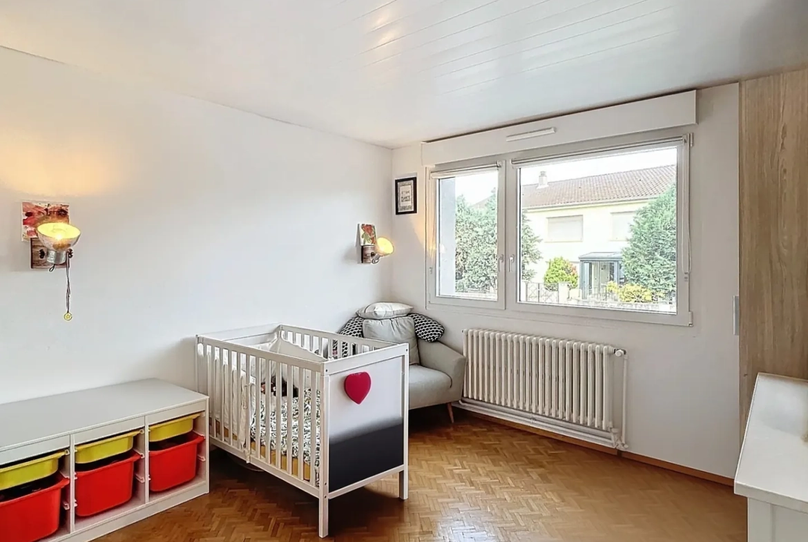 Maison individuelle à Courcelles sur Nied avec 4 chambres, garage et jardin plein sud 