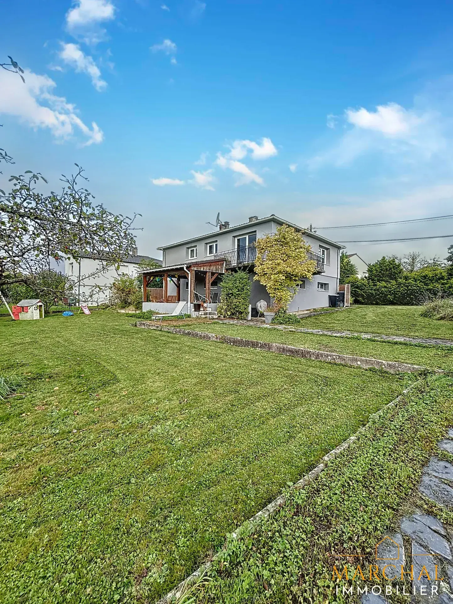 Maison individuelle à Courcelles sur Nied avec 4 chambres, garage et jardin plein sud 