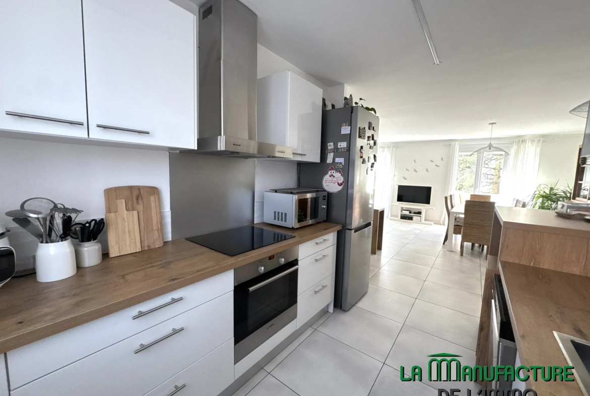 Appartement F4 avec balcon et parking à Saint-Étienne Fauriel, idéal premier achat 
