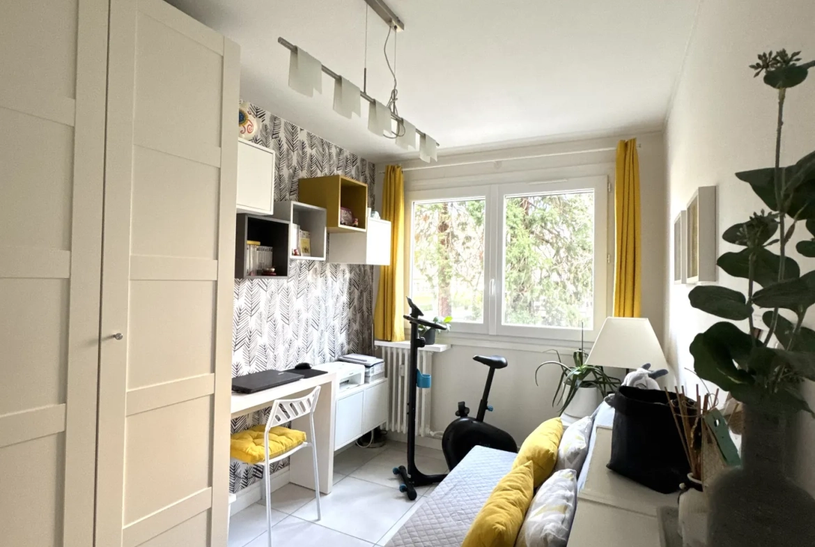 Appartement F4 avec balcon et parking à Saint-Étienne Fauriel, idéal premier achat 