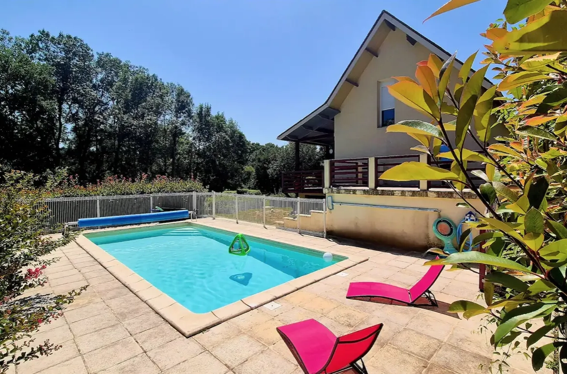 Vente maison 4 chambres avec piscine et garage à Bergerac 