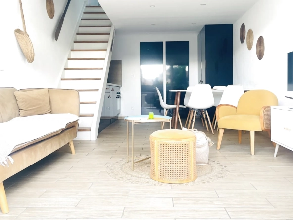 Villa de 49 m² avec piscine à Sanary-sur-mer, proche plage, résidence sécurisée