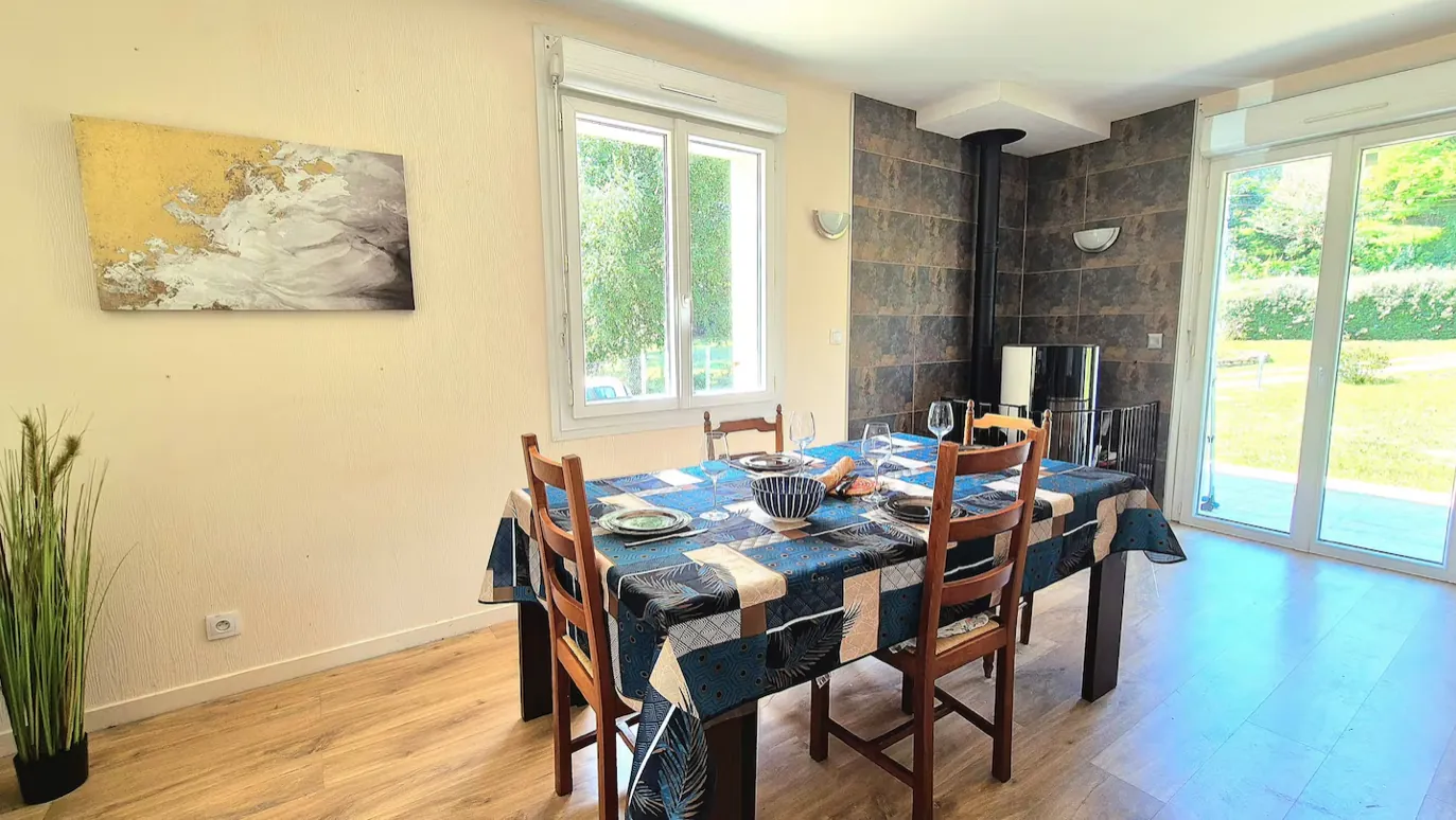 Vente maison 4 chambres avec piscine et garage à Bergerac 