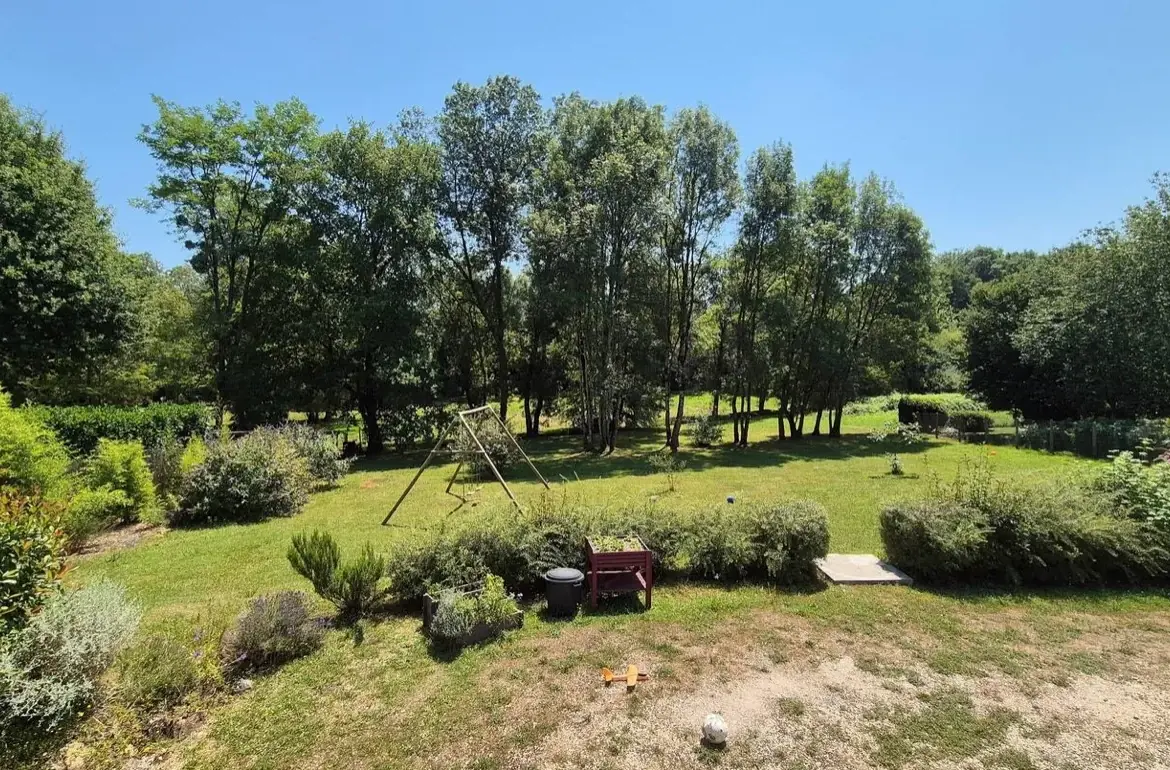 Vente maison 4 chambres avec piscine et garage à Bergerac 