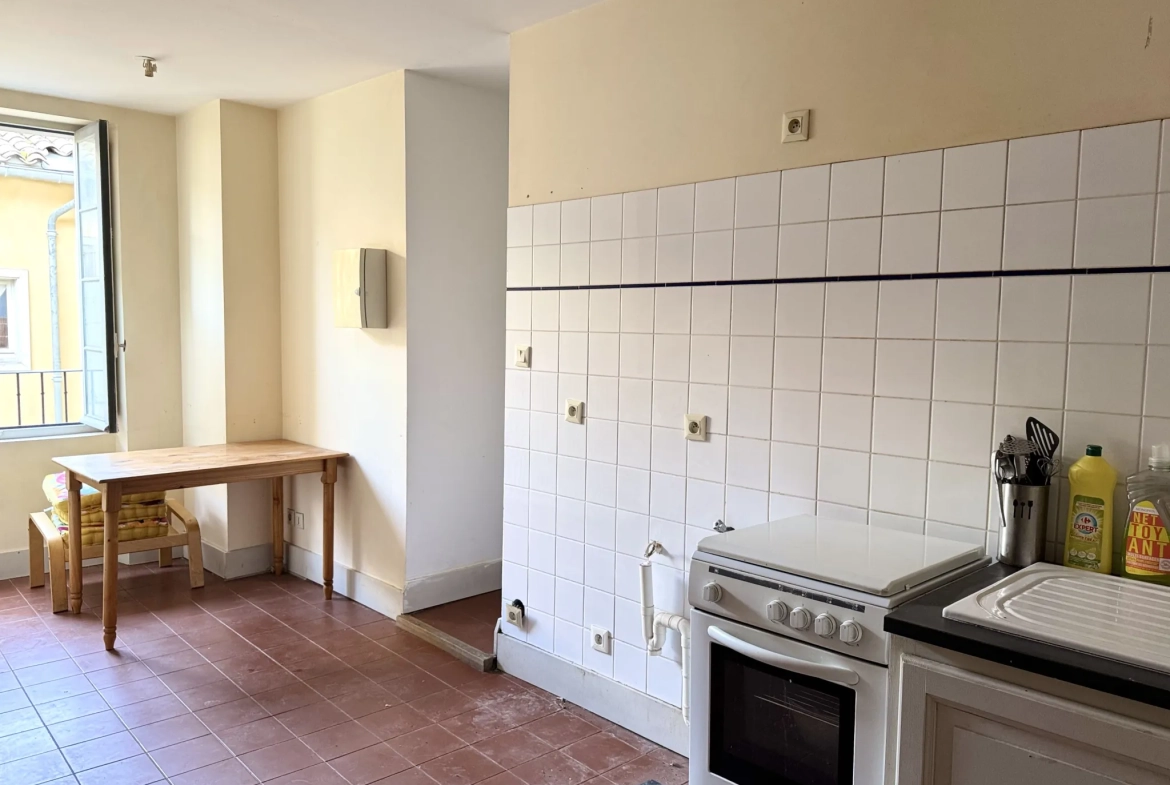 Investissez dans cet immeuble de 135 m² avec deux appartements à Carcassonne 
