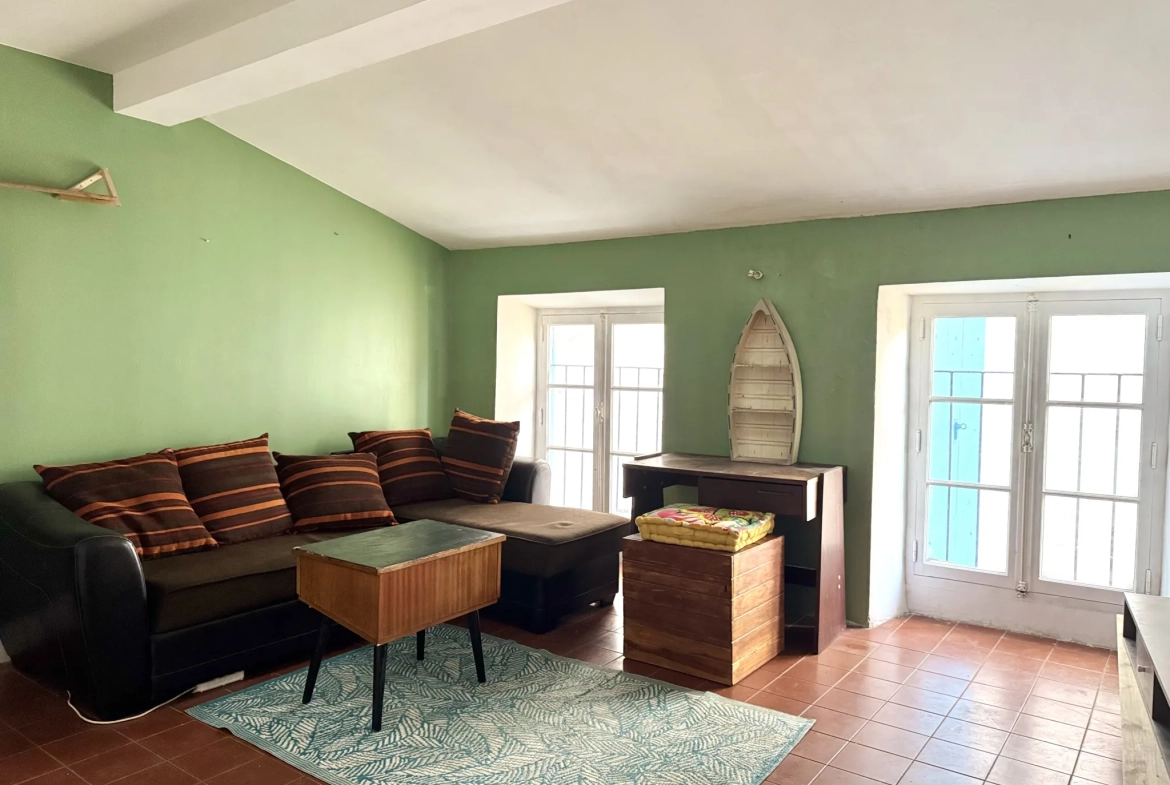 Investissez dans cet immeuble de 135 m² avec deux appartements à Carcassonne 