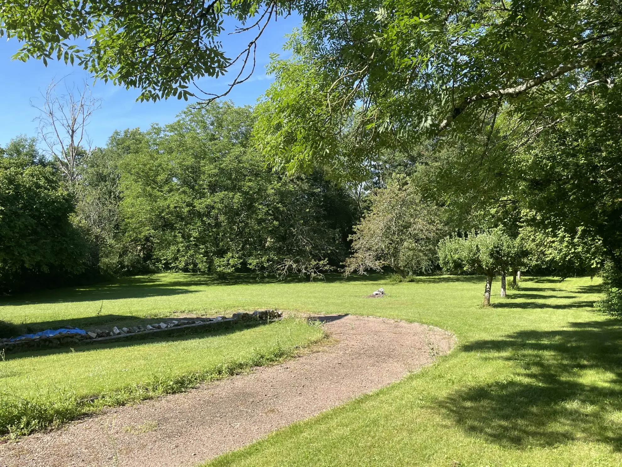 Magnifique maison de plain-pied de 285 m² avec grands terrains à Premery 