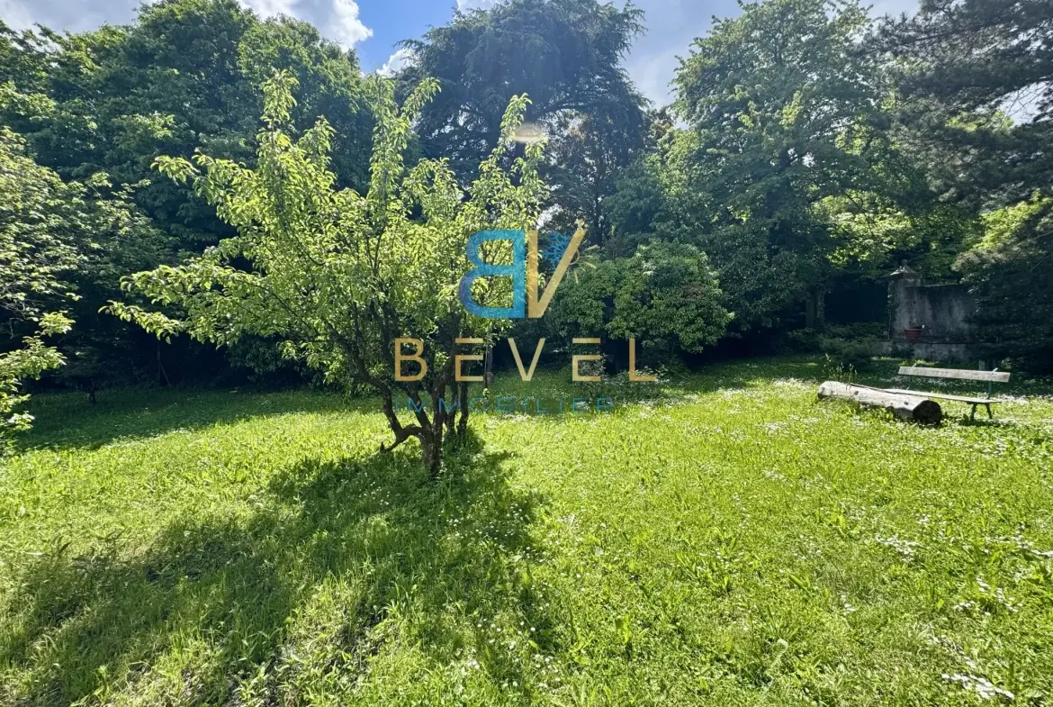 Terrain constructible à Saint-Jean-de-Maurienne, vue dégagée, proche commodités 