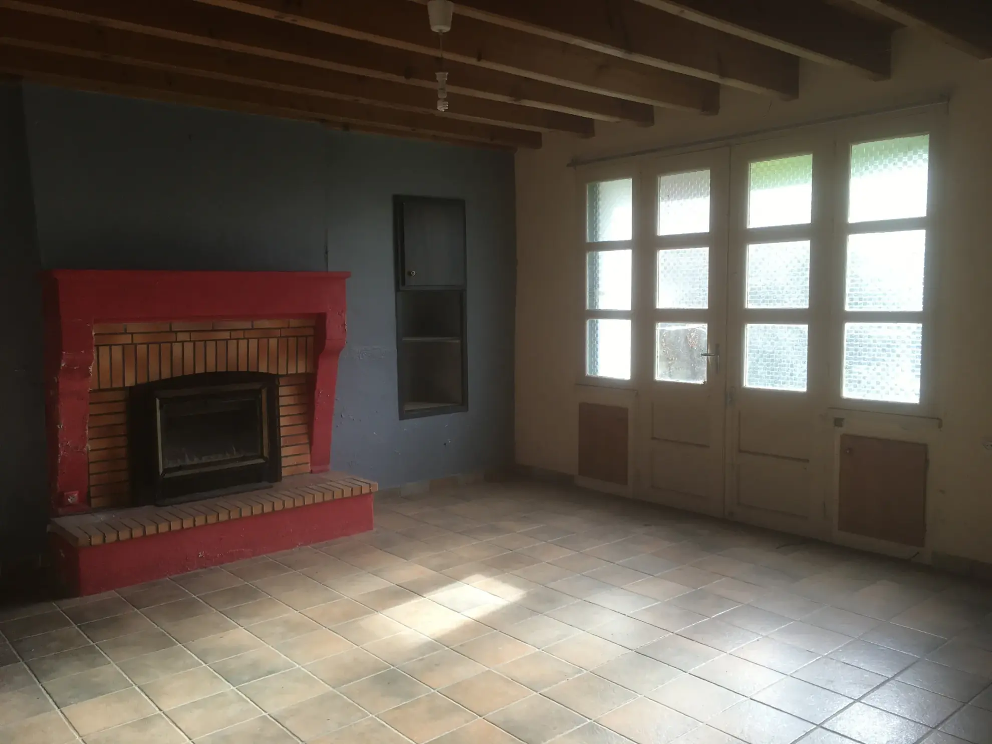 Ensemble immobilier avec deux maisons, dépendances, vue rivière à Marillet en Vendée 