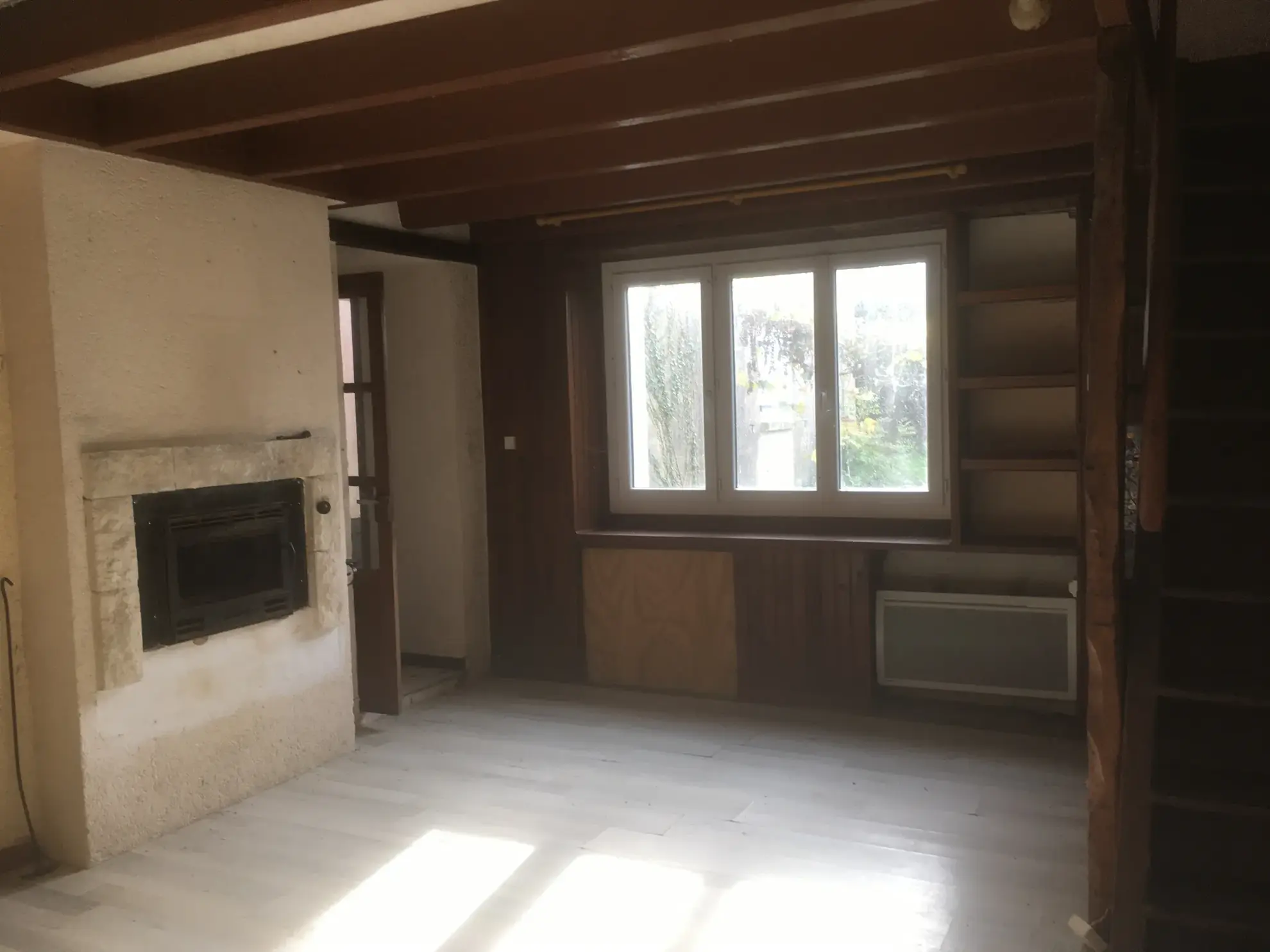 Ensemble immobilier avec deux maisons, dépendances, vue rivière à Marillet en Vendée 