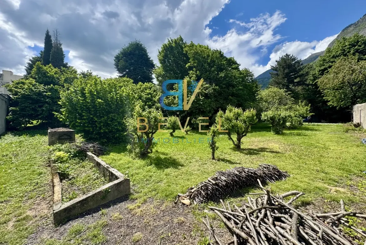 Terrain constructible à Saint-Jean-de-Maurienne, vue dégagée, proche commodités 