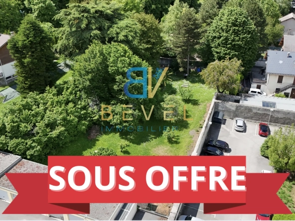 Terrain constructible à Saint-Jean-de-Maurienne, vue dégagée, proche commodités