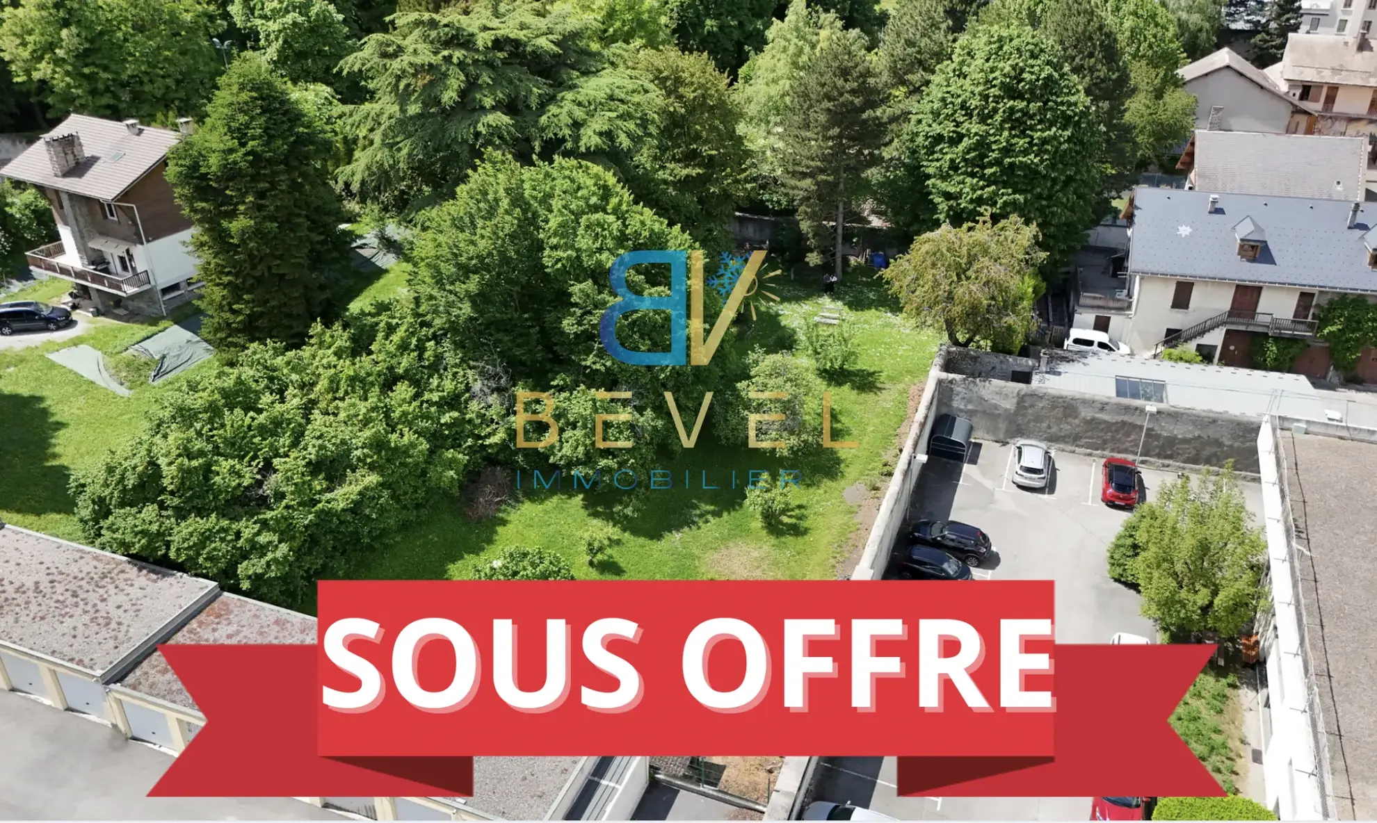 Terrain constructible à Saint-Jean-de-Maurienne, vue dégagée, proche commodités 