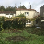 Ensemble immobilier avec deux maisons, dépendances, vue rivière à Marillet en Vendée