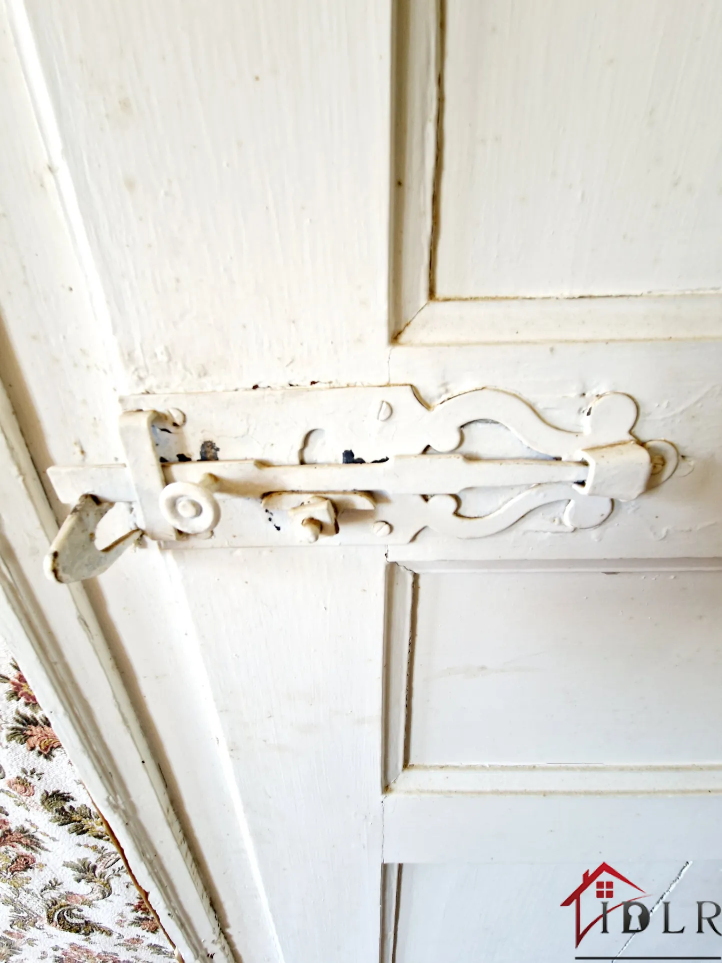Ancien relais de poste authentique avec grandes surfaces et potentiel à Fayl Billot 