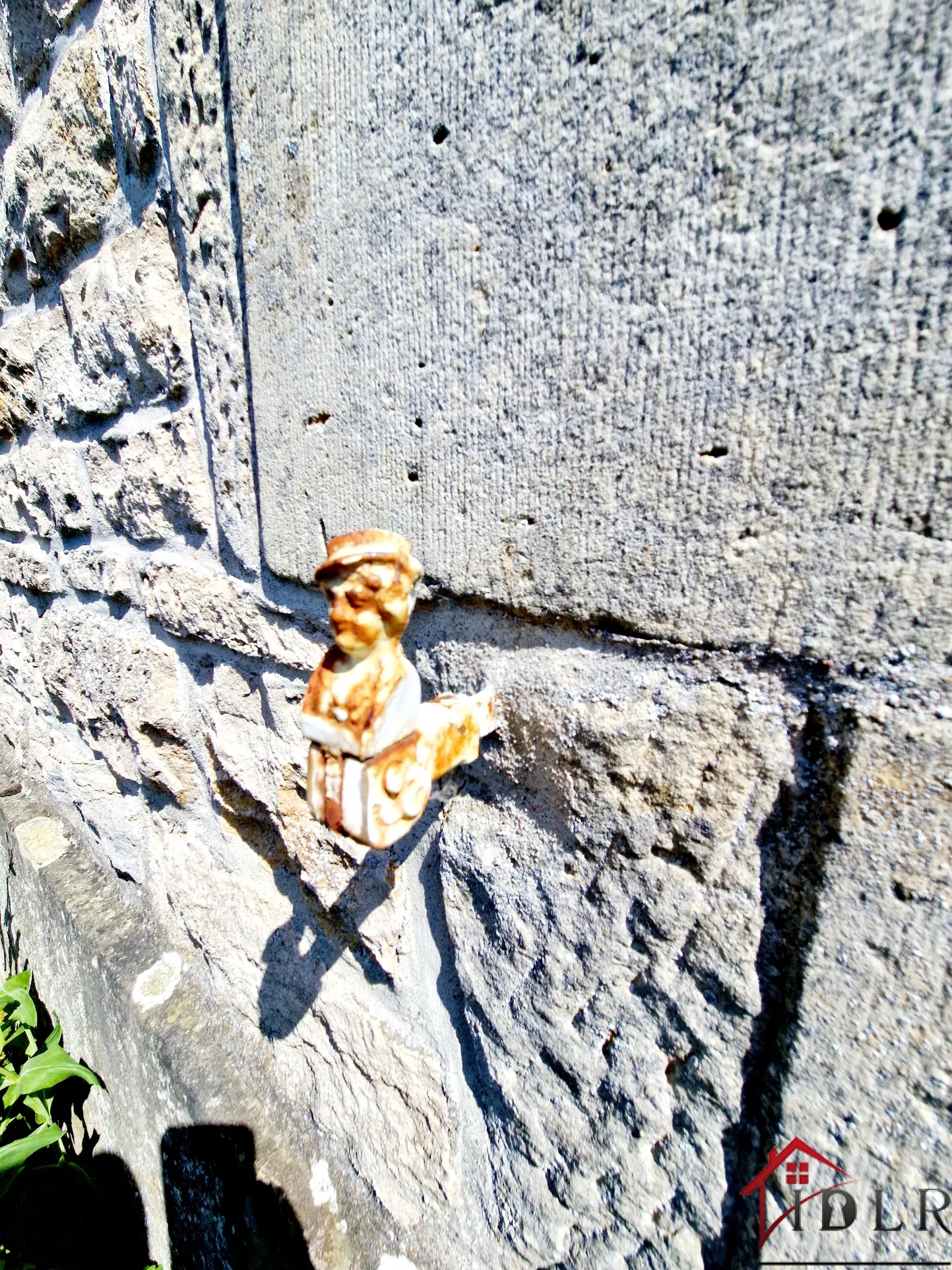 Ancien relais de poste authentique avec grandes surfaces et potentiel à Fayl Billot 