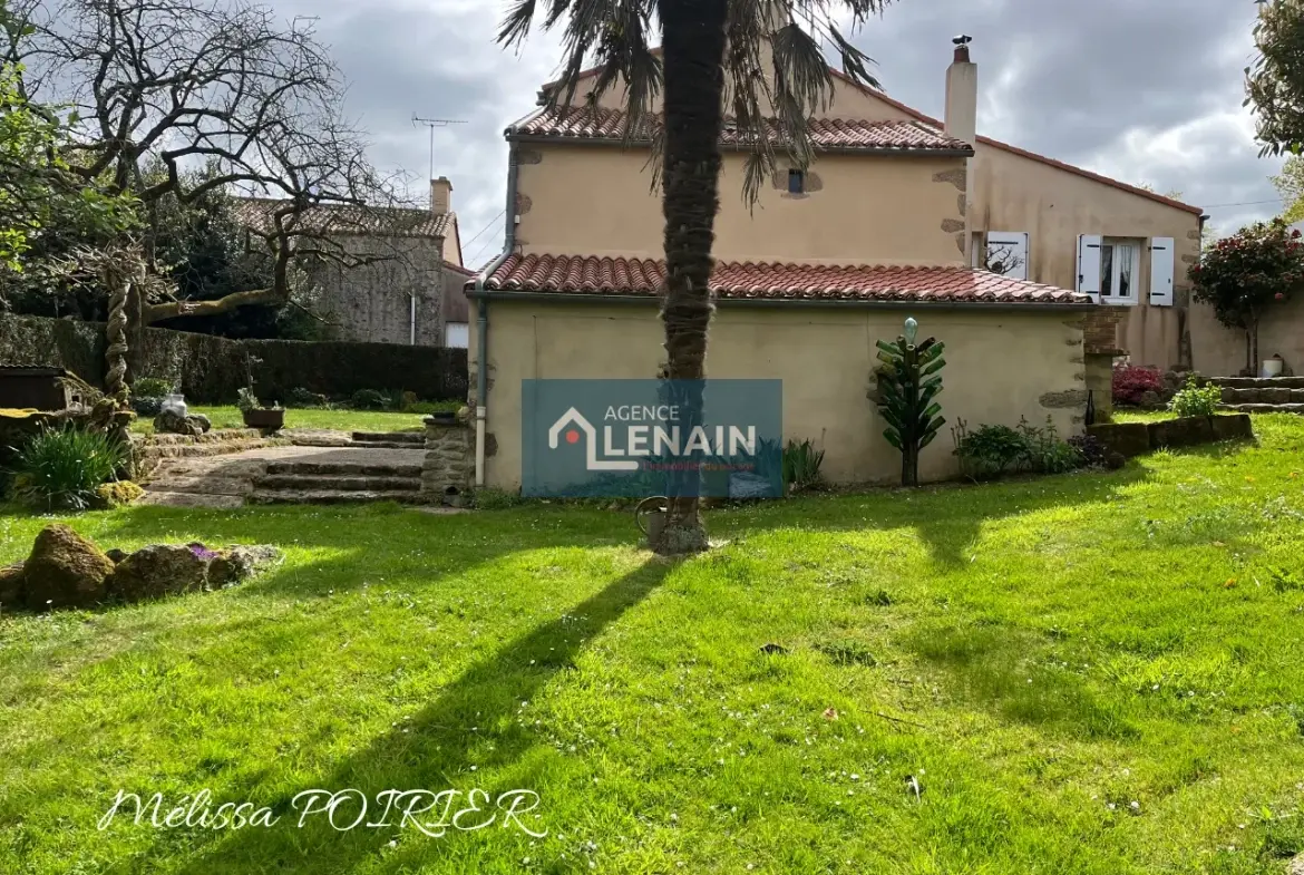 Maison de village de 187m² avec 5 chambres et grand terrain proche Cholet 