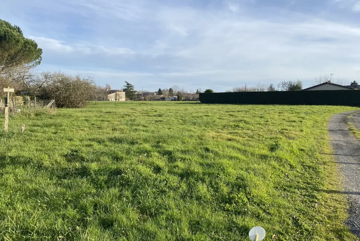 Terrain constructible de 1510 m² à La Réole, environnement calme 
