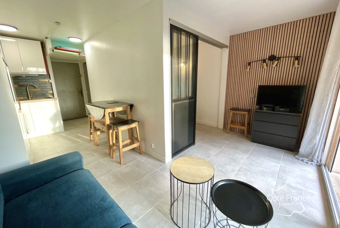 Appartement en rez-de-jardin avec terrasse à Agde, emplacement stratégique 