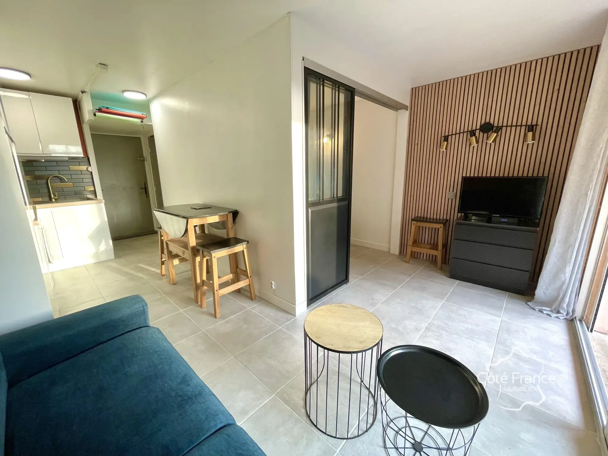 Appartement en rez-de-jardin avec terrasse à Agde, emplacement stratégique 