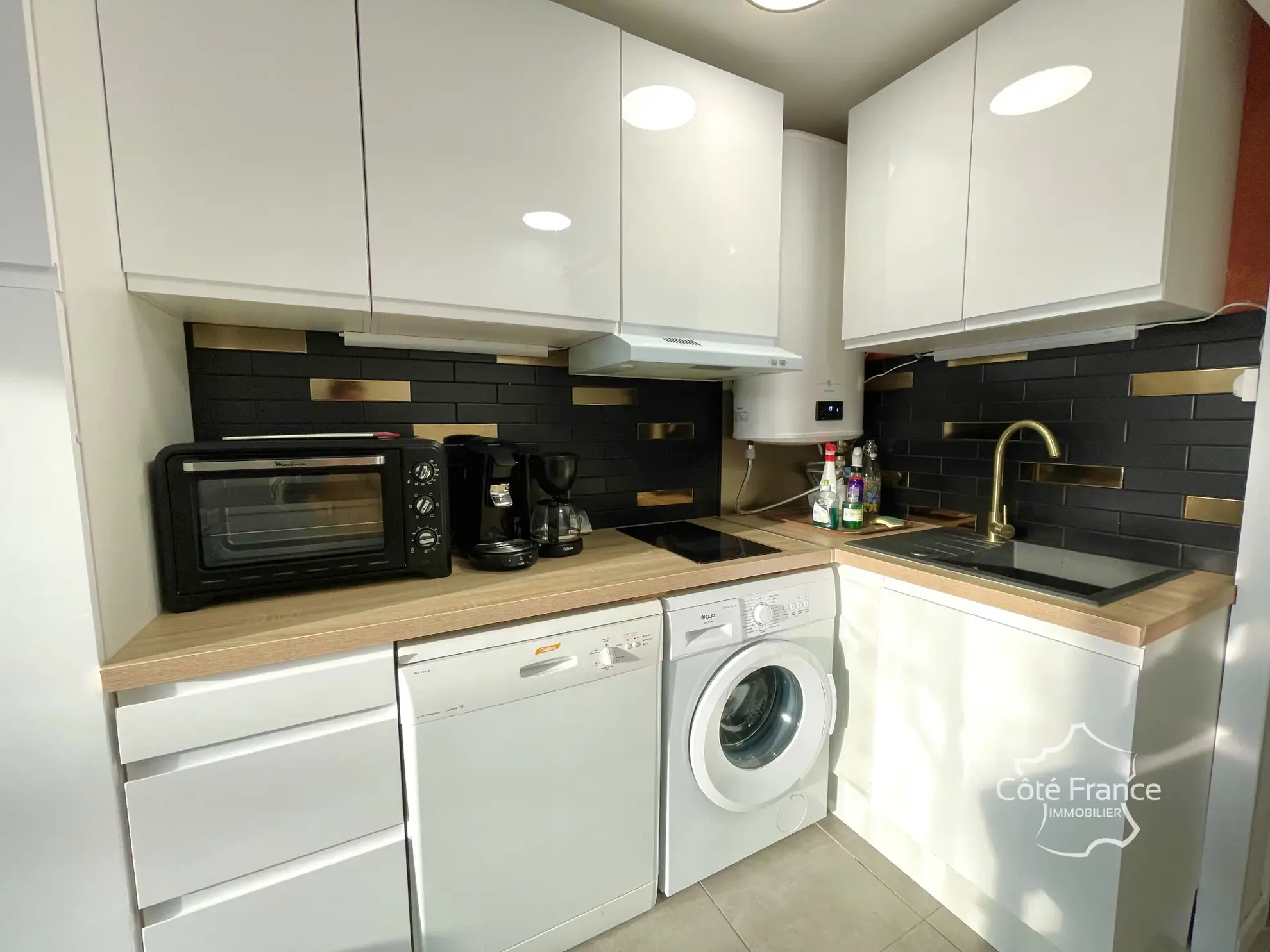 Appartement en rez-de-jardin avec terrasse à Agde, emplacement stratégique 