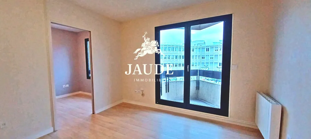 Appartement rénové à Chamalières Centre avec balcon, T1 Bis, idéale autonomie 