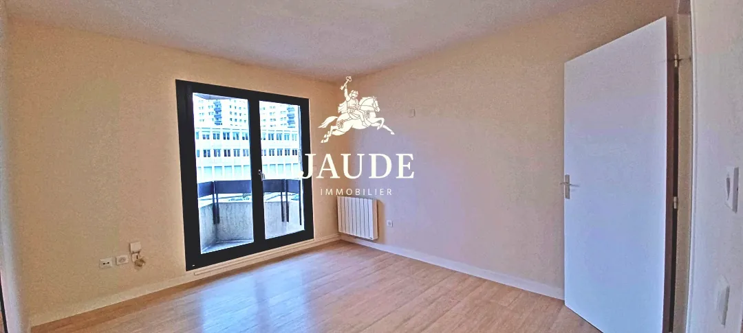 Appartement rénové à Chamalières Centre avec balcon, T1 Bis, idéale autonomie 
