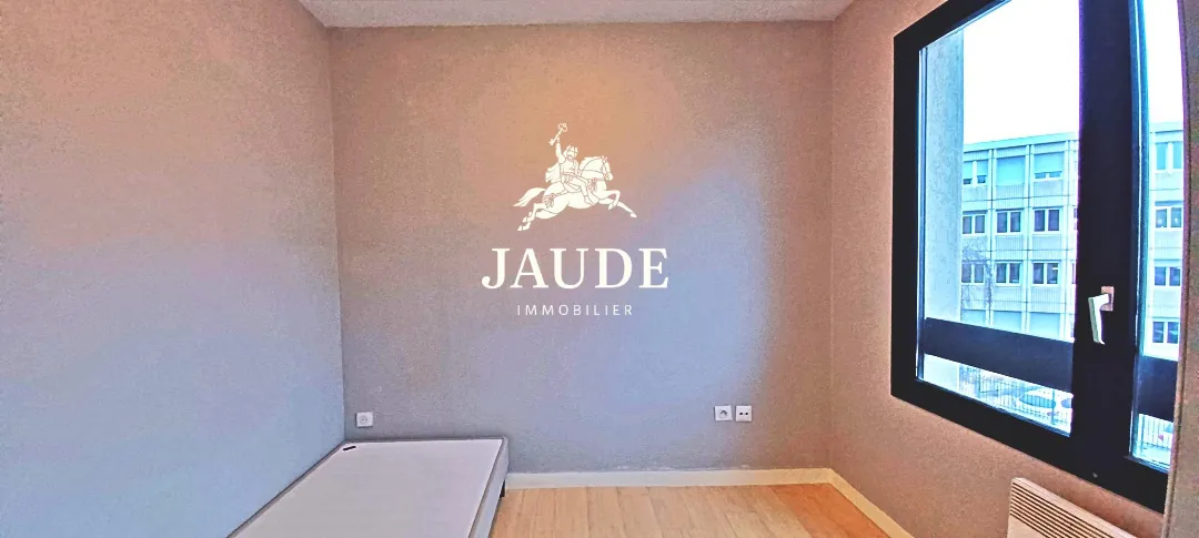 Appartement rénové à Chamalières Centre avec balcon, T1 Bis, idéale autonomie 