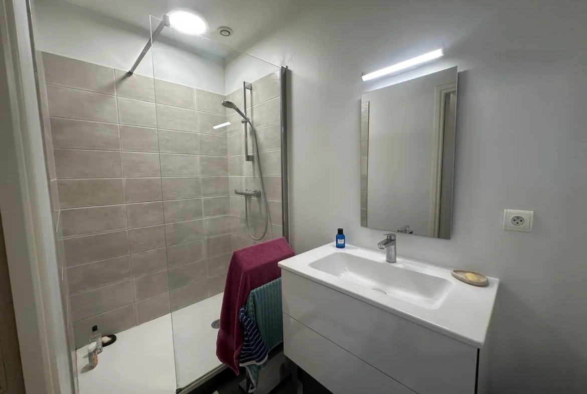 Maison de village en excellent état à Chambilly, 133 m² avec terrain clos 