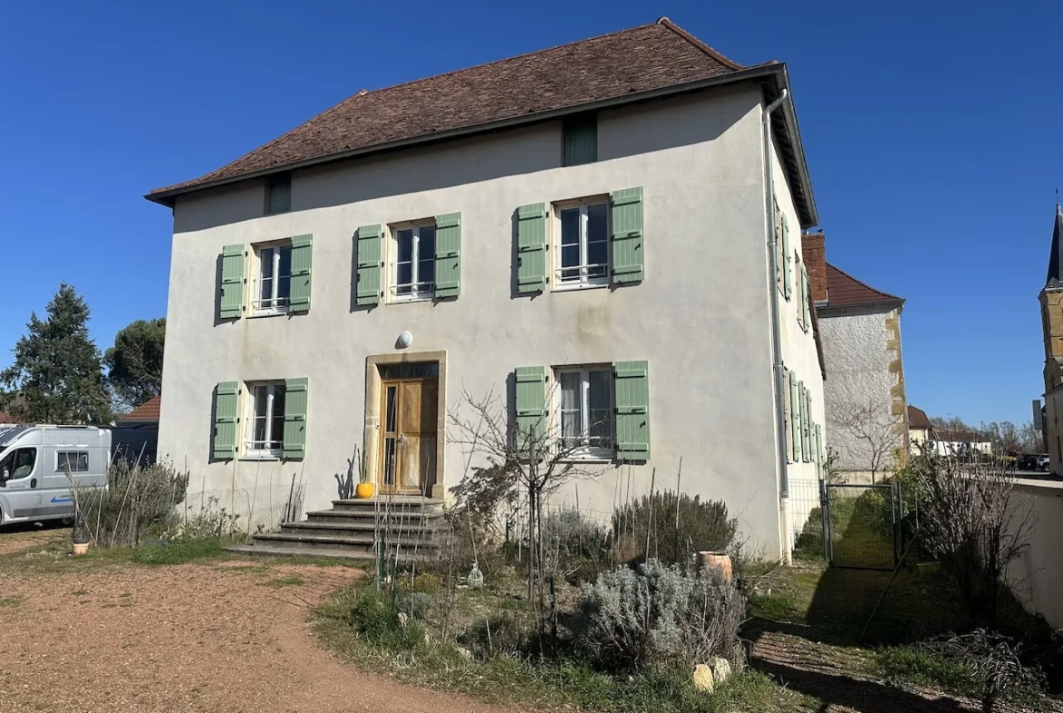 Maison de village en excellent état à Chambilly, 133 m² avec terrain clos 