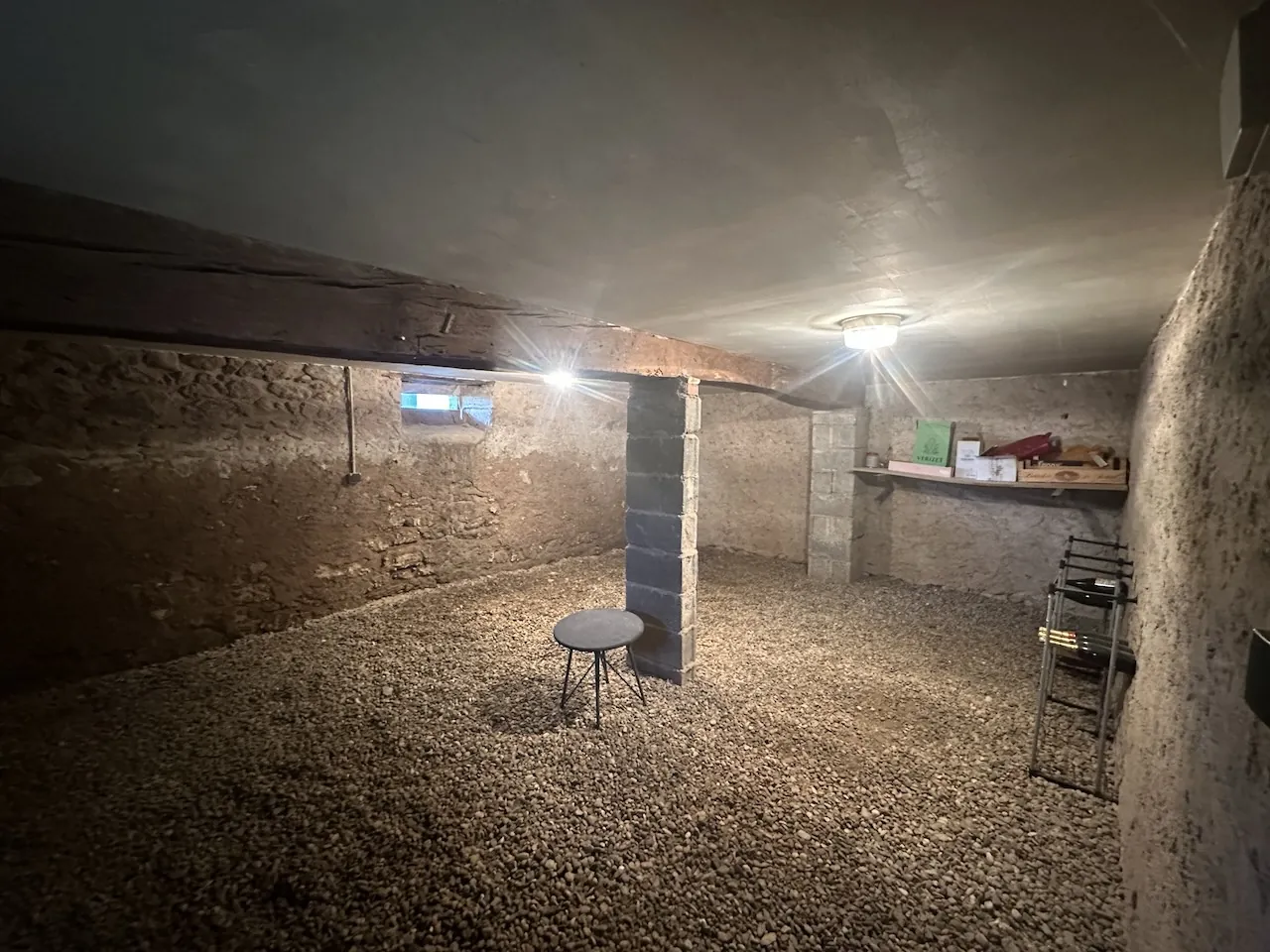 Maison de village en excellent état à Chambilly, 133 m² avec terrain clos 