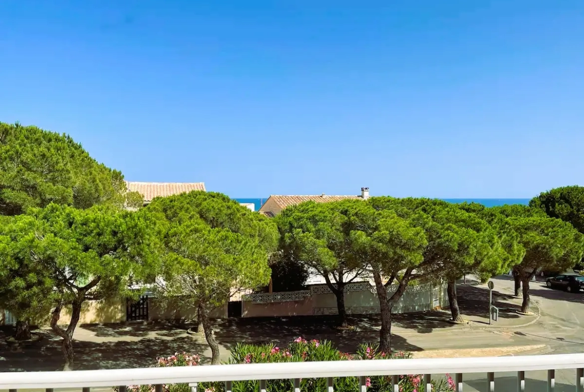 Maison de 65 m² avec vue mer, terrasses et jardin à Fleury 
