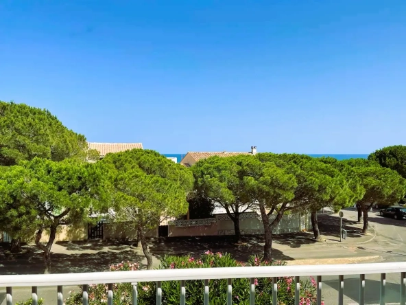 Maison de 65 m² avec vue mer, terrasses et jardin à Fleury