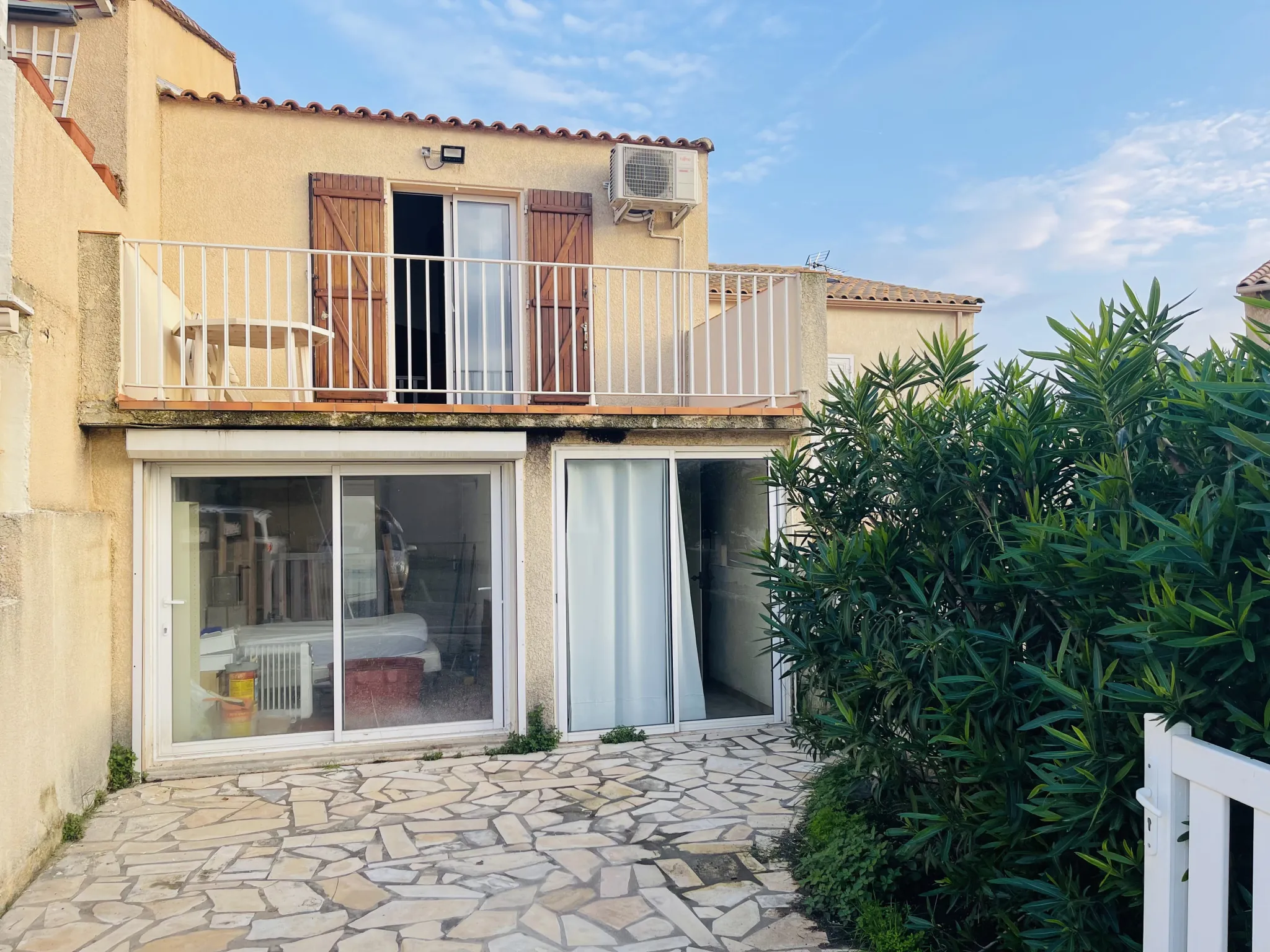 Maison de 65 m² avec vue mer, terrasses et jardin à Fleury 