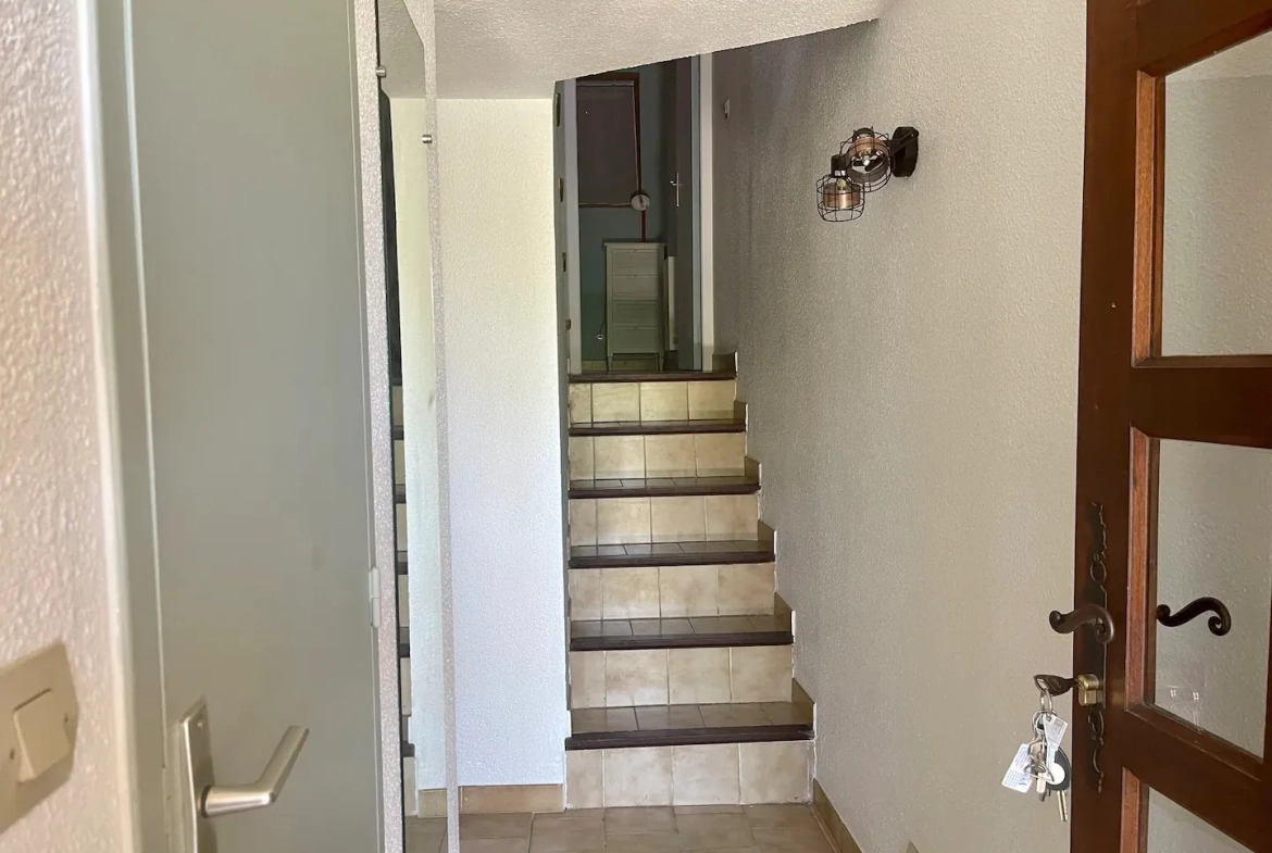Maison de 65 m² avec vue mer, terrasses et jardin à Fleury 