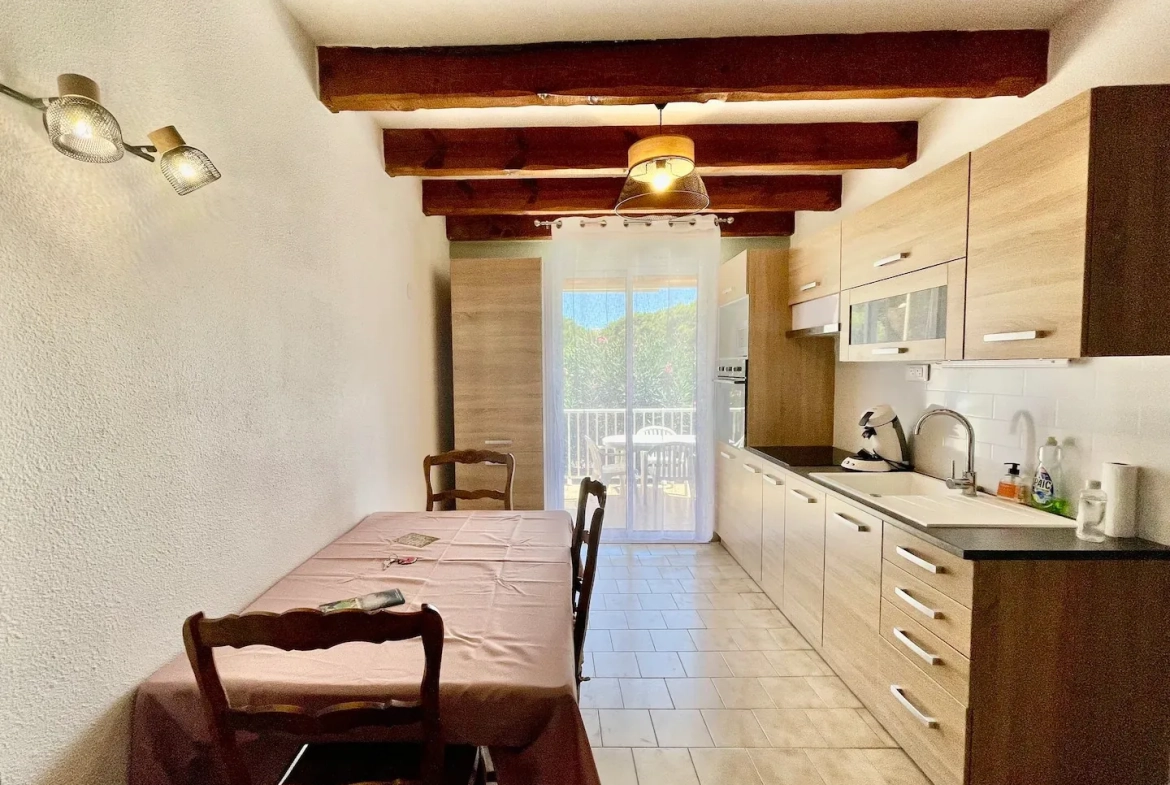 Maison de 65 m² avec vue mer, terrasses et jardin à Fleury 