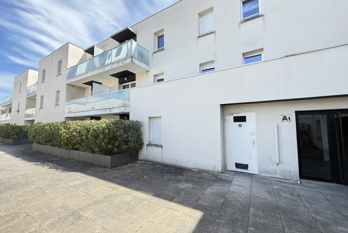 Appartement T2 à Bordeaux Nansouty avec balcon et parking - Dernier étage 