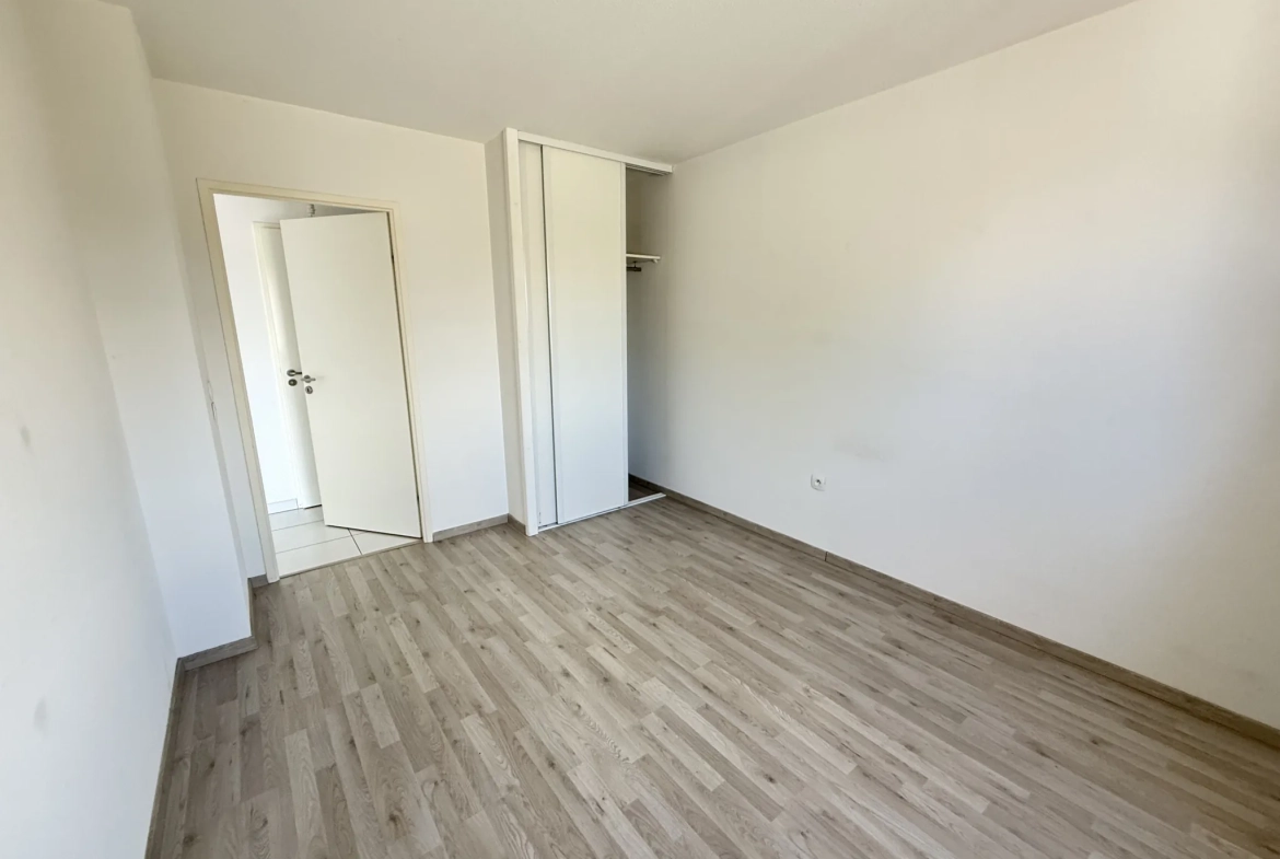 Appartement T2 à Bordeaux Nansouty avec balcon et parking - Dernier étage 