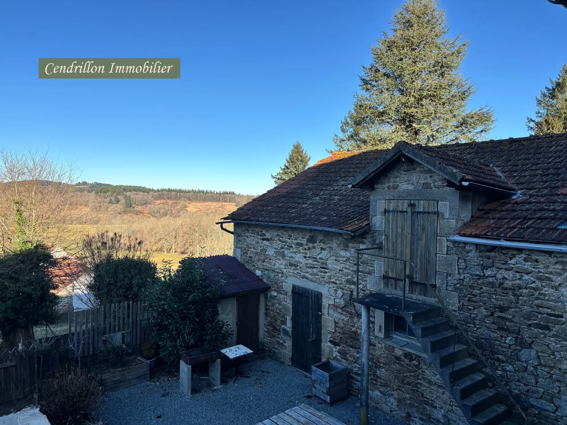Maison 3 chambres avec garage, dépendances et vue campagne à Bourganeuf 